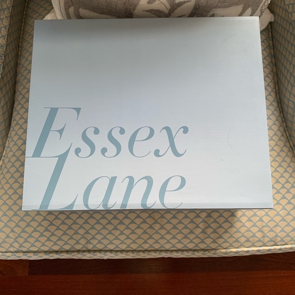 NEW! NIB Suede Bootie from Essex Lane Women’s 9M - Picture 9 of 9